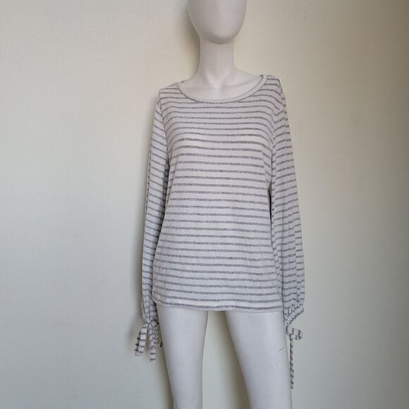 A.n.a White Gray Striped Sweatshirt - Picture 2 of 8